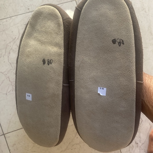 Cozy Brown suede Slippers with White shearling cuff and lining.NWOT - Picture 3 of 5